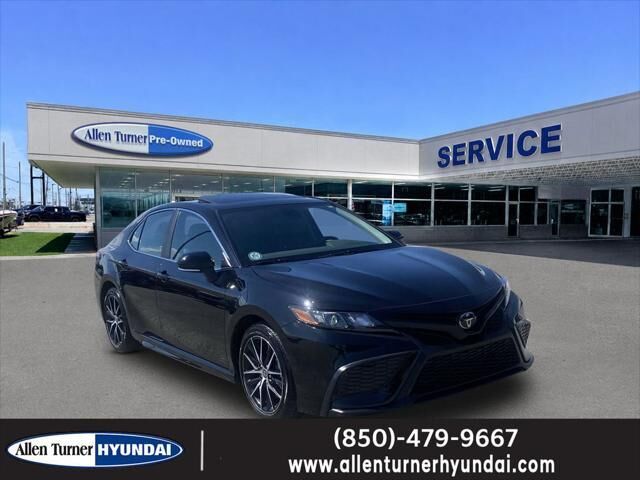2024 Toyota Camry SE — photo 1 of 13