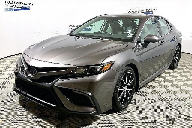 2024 Toyota Camry Hybrid SE