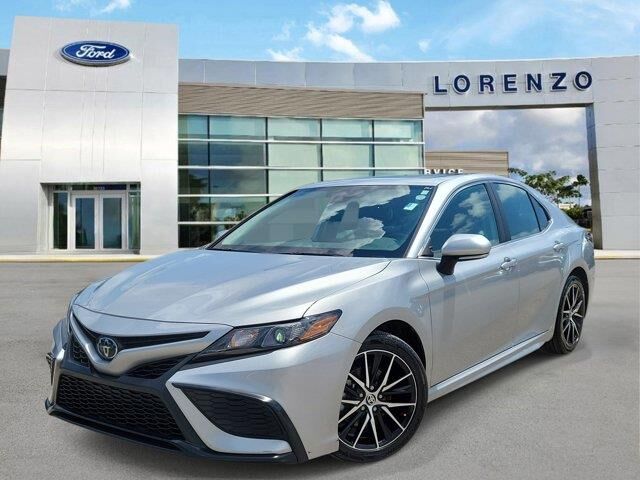 2024 Toyota Camry SE