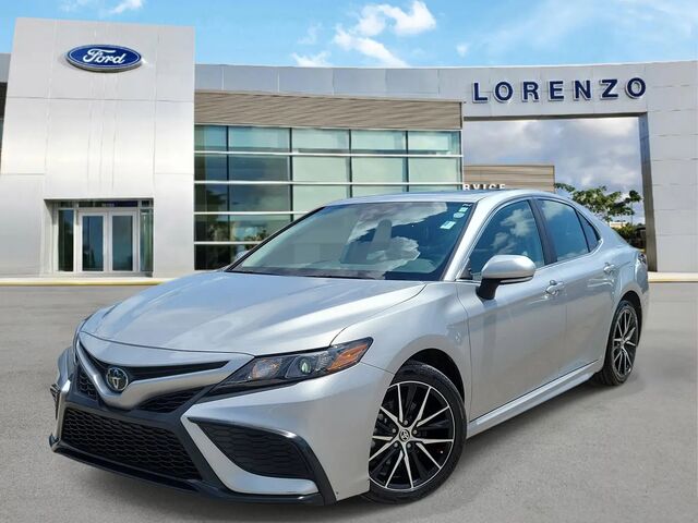 2024 Toyota Camry SE