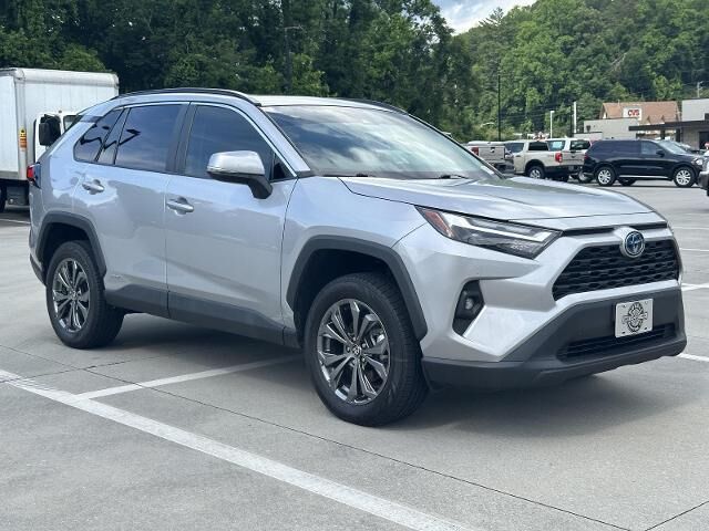 2022 Toyota RAV4 Hybrid XLE Premium