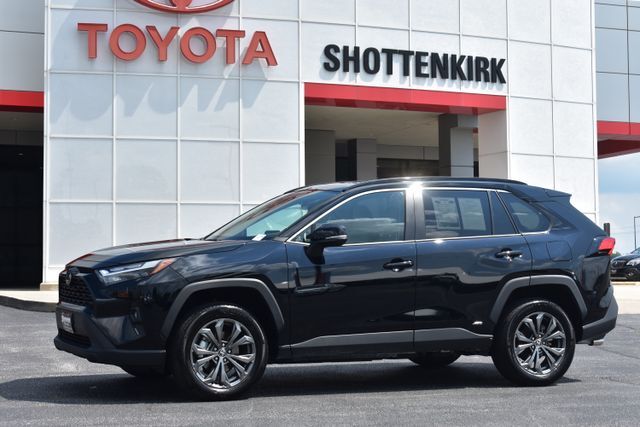 2025 Toyota RAV4 XLE Premium