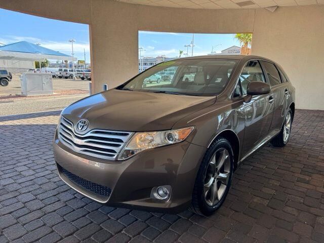 2010 Toyota Venza AWD V6 — photo 1 of 3