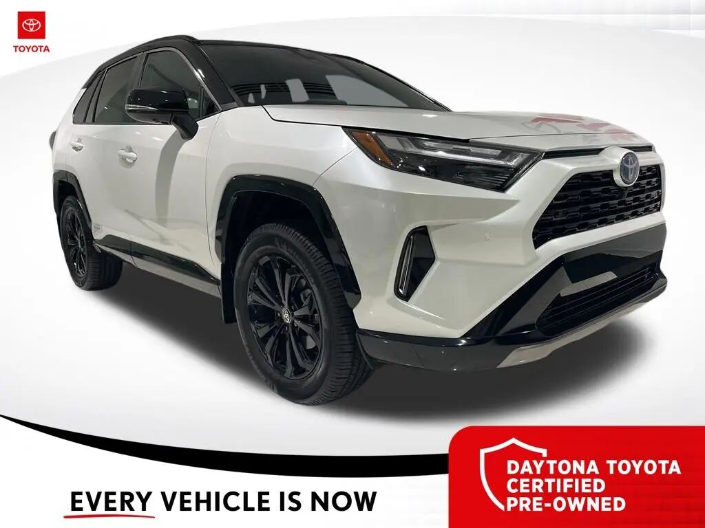 2024 Toyota RAV4 Hybrid XSE — photo 1 of 13