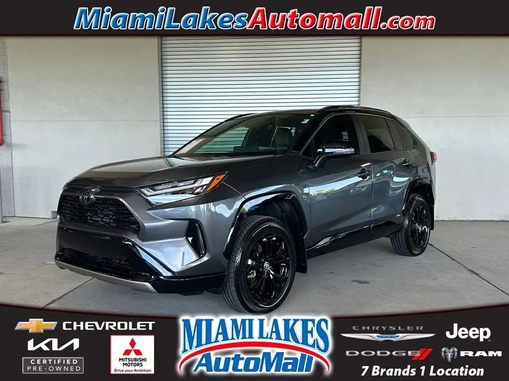2025 Toyota RAV4 Hybrid XSE — photo 1 of 13