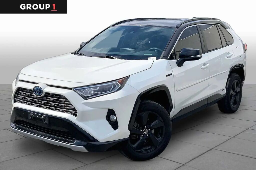 2021 Toyota RAV4 Hybrid XSE — photo 1 of 13