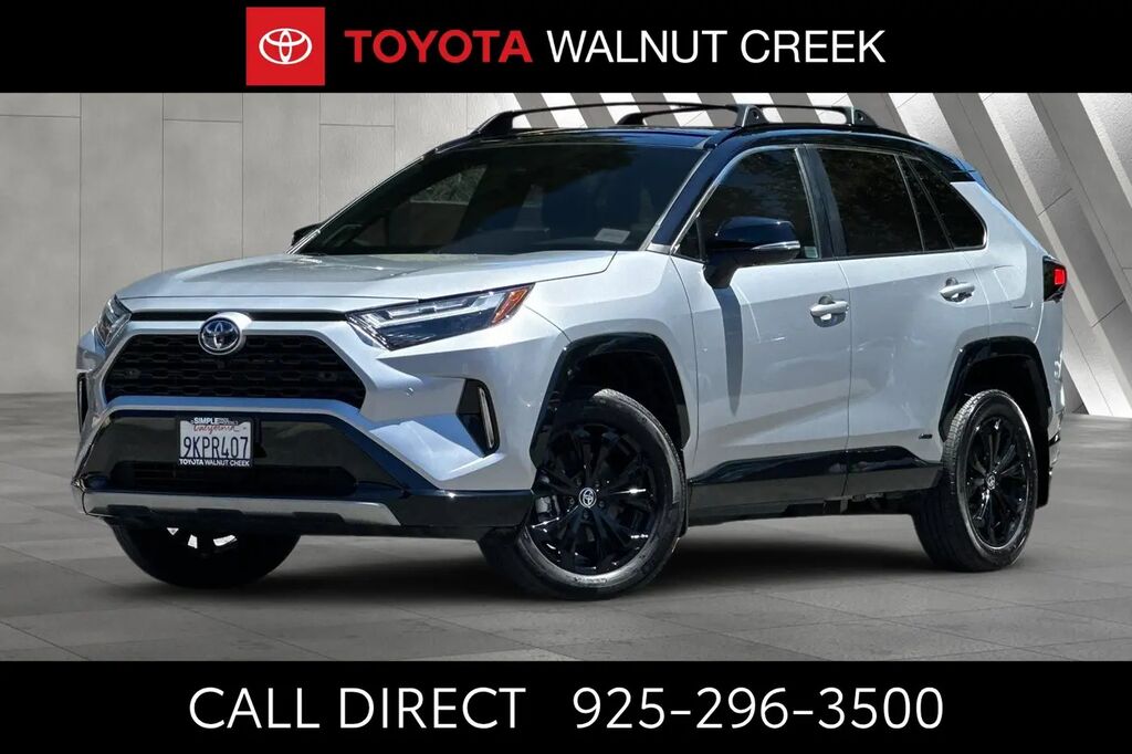 2024 Toyota RAV4 Hybrid XSE — photo 1 of 9