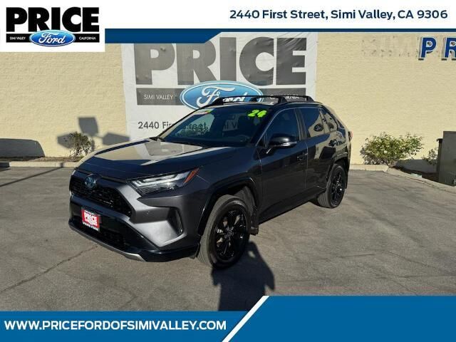 2024 Toyota RAV4 Hybrid XSE — photo 1 of 13