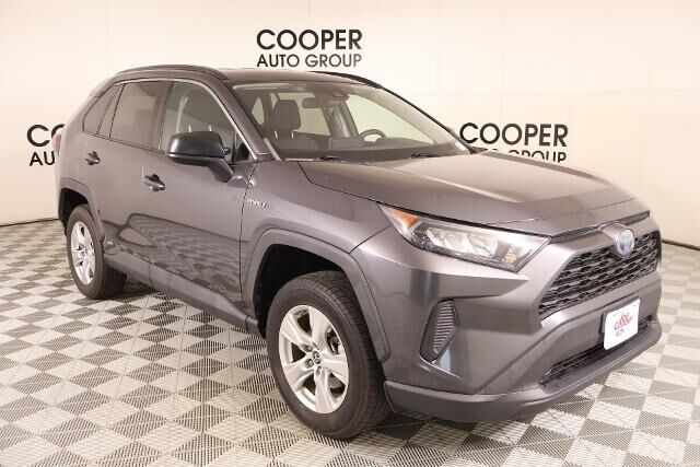 2021 Toyota RAV4 Hybrid LE — photo 1 of 13