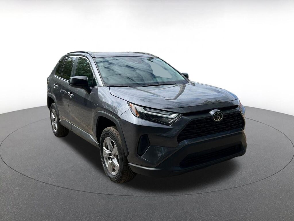 2025 Toyota RAV4 Hybrid LE — photo 1 of 1