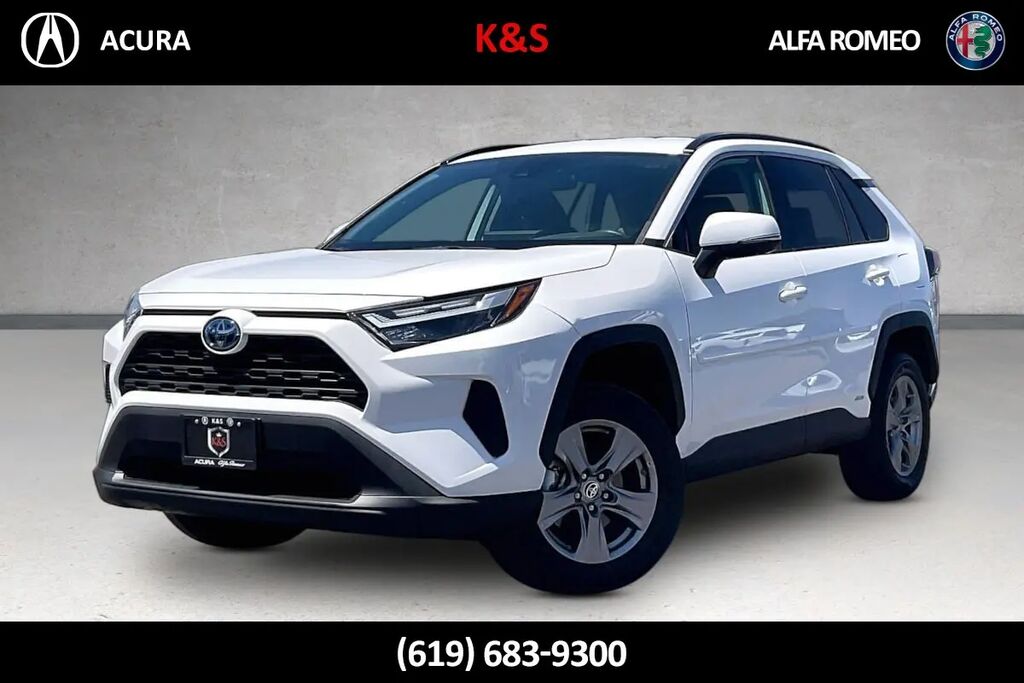 2024 Toyota RAV4 Hybrid LE — photo 1 of 9