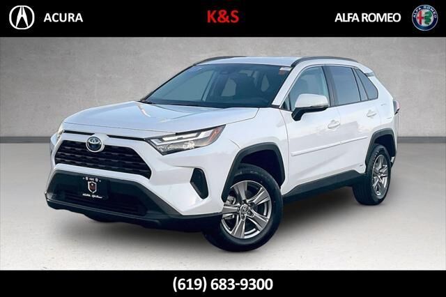 2024 Toyota RAV4 Hybrid LE — photo 1 of 1