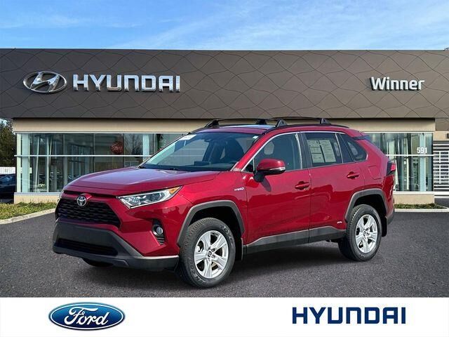 2020 Toyota RAV4 Hybrid XLE — photo 1 of 13