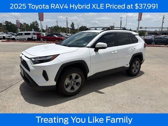 2025 Toyota RAV4 Hybrid XLE
