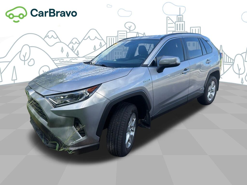 2021 Toyota RAV4 XLE — photo 1 of 7