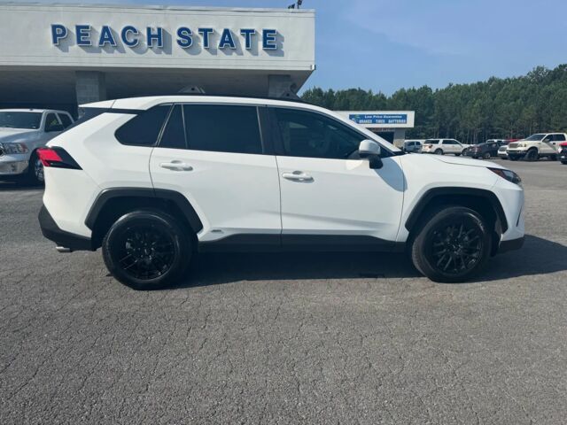 2022 Toyota RAV4 Hybrid XLE