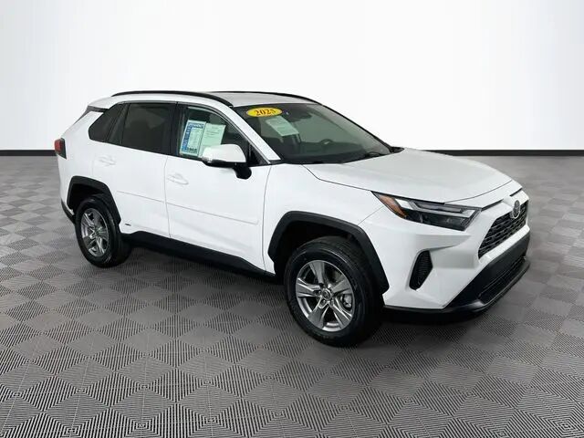 2025 Toyota RAV4 Hybrid XLE