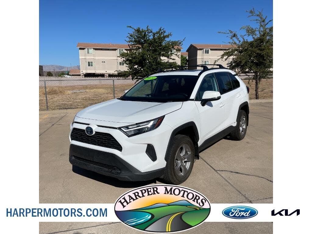 2024 Toyota RAV4 Hybrid XLE — photo 1 of 14