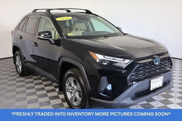 2022 Toyota RAV4 Hybrid XLE