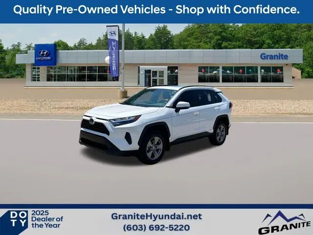 2024 Toyota RAV4 Hybrid XLE — photo 1 of 13