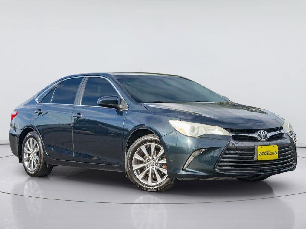 2015 Toyota Camry XLE — photo 1 of 2