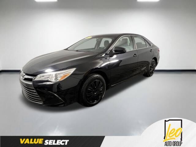 2016 Toyota Camry LE — photo 1 of 13
