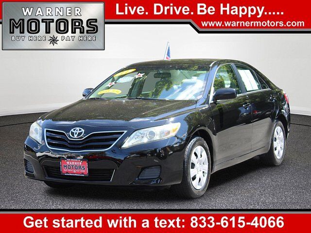 2011 Toyota Camry LE — photo 1 of 13