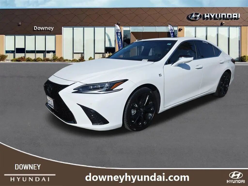 2024 Lexus ES 300h F SPORT Design — photo 1 of 13