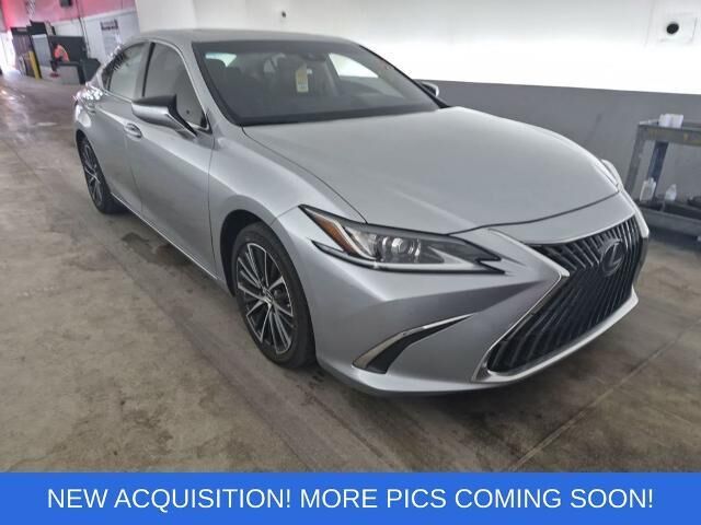 2022 Lexus ES 350 Base
