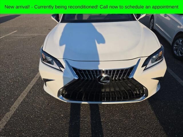 2022 Lexus ES 350 Base