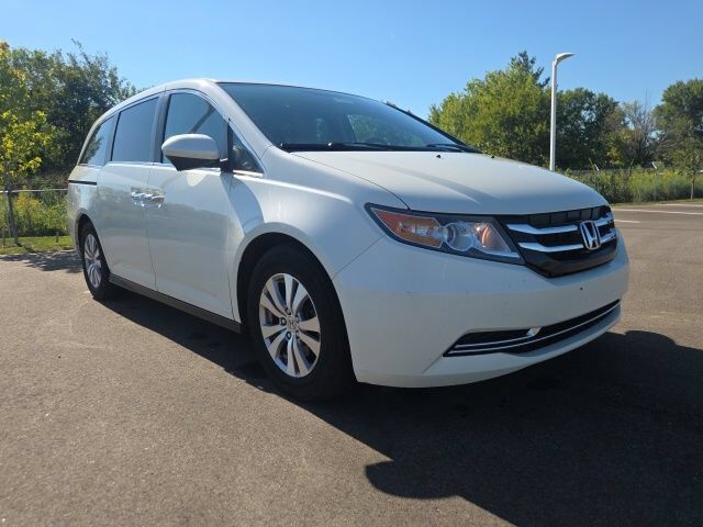 2016 Honda Odyssey SE — photo 1 of 1
