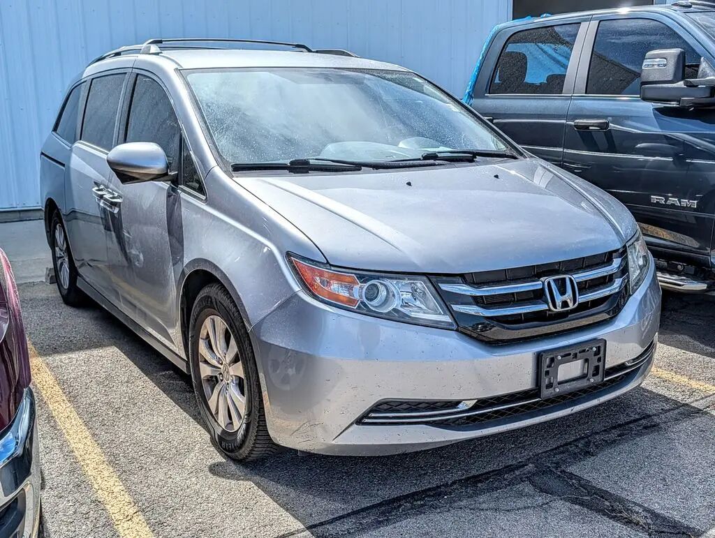 2016 Honda Odyssey SE — photo 1 of 6