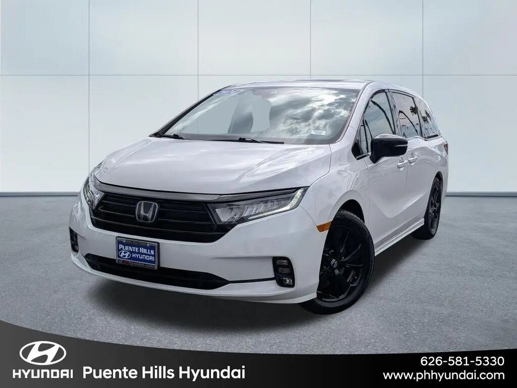 2024 Honda Odyssey Sport — photo 1 of 13