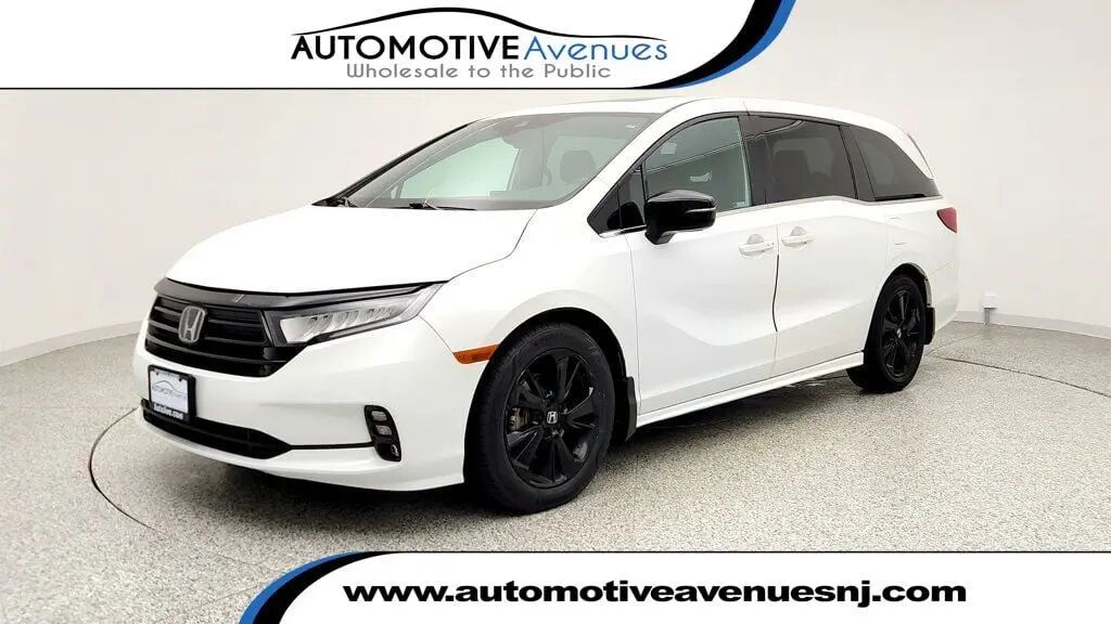 2023 Honda Odyssey Sport — photo 1 of 13