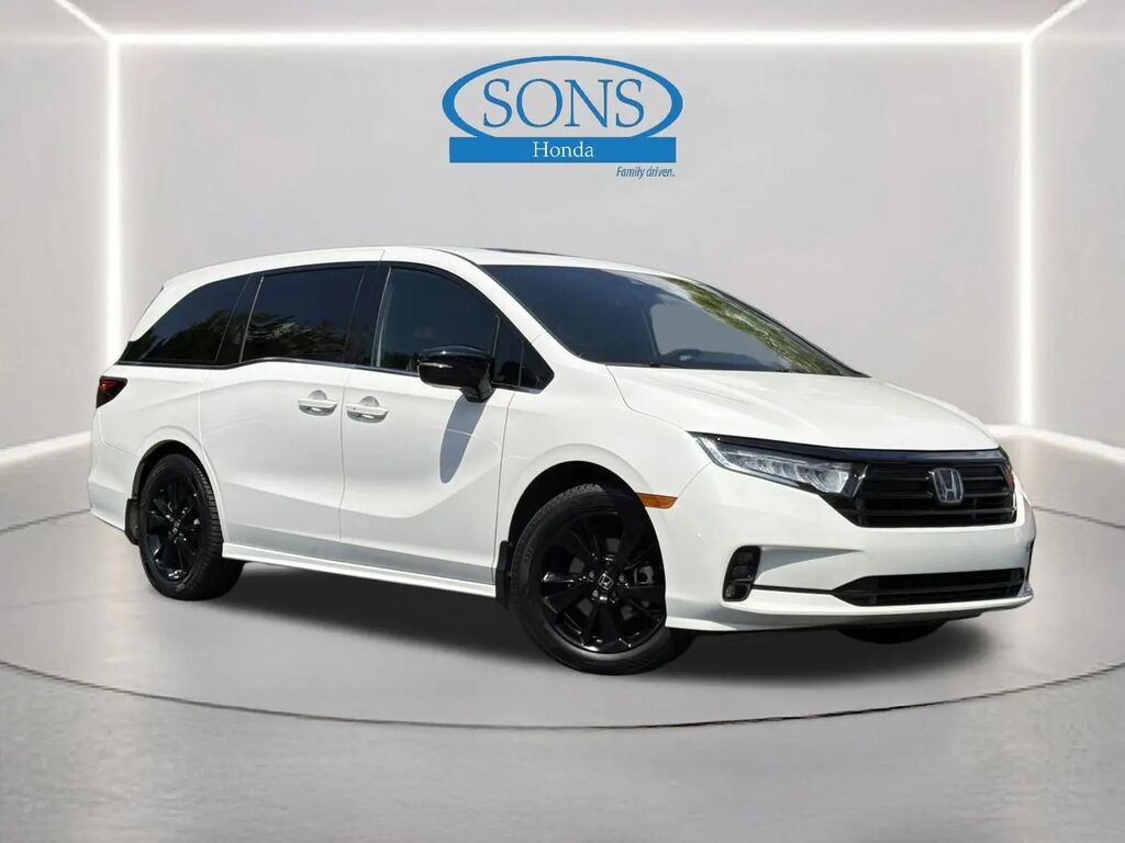 2024 Honda Odyssey Sport — photo 1 of 13