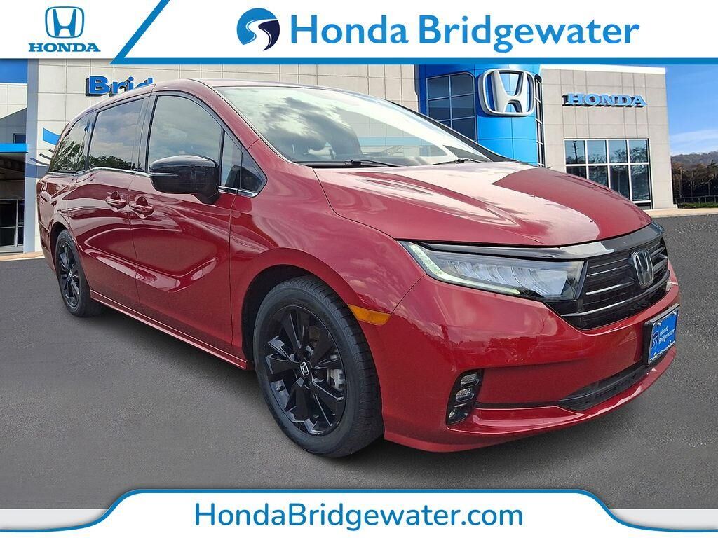 2023 Honda Odyssey Sport — photo 1 of 13