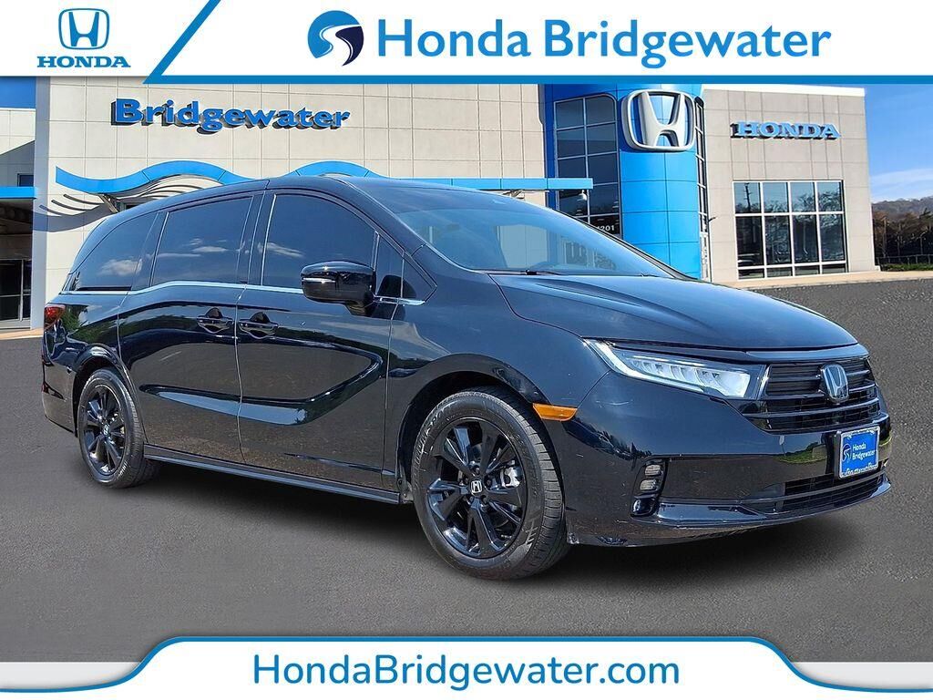 2024 Honda Odyssey Sport — photo 1 of 13