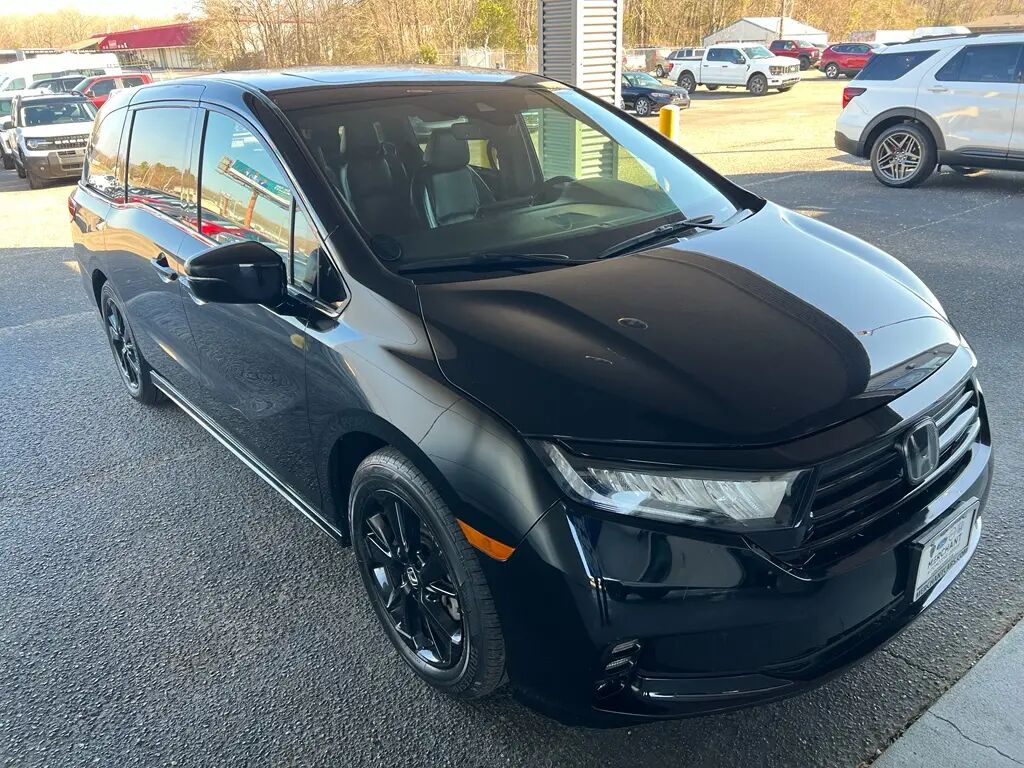 2023 Honda Odyssey Sport — photo 1 of 13
