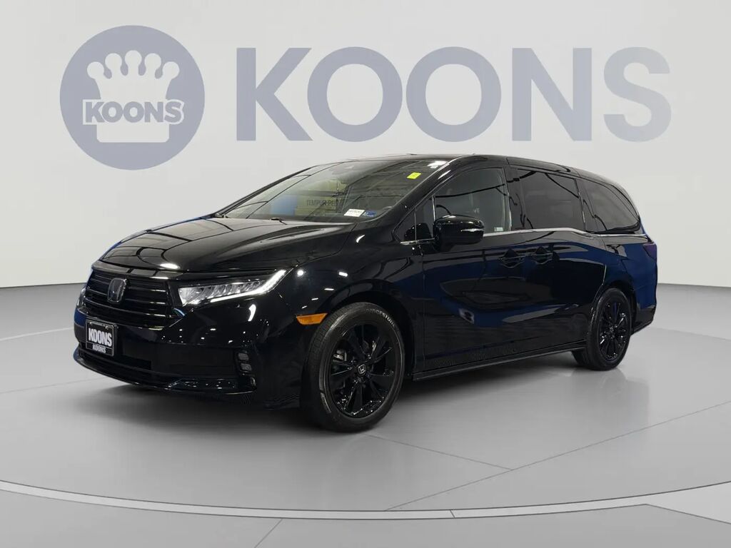 2023 Honda Odyssey Sport — photo 1 of 4