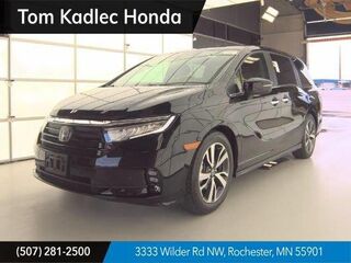 2023 Honda Odyssey Touring — photo 1 of 3