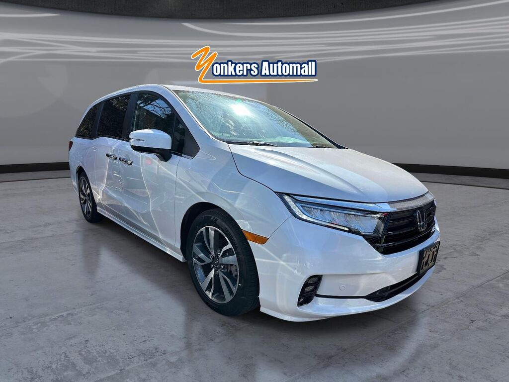 2023 Honda Odyssey Touring — photo 1 of 13