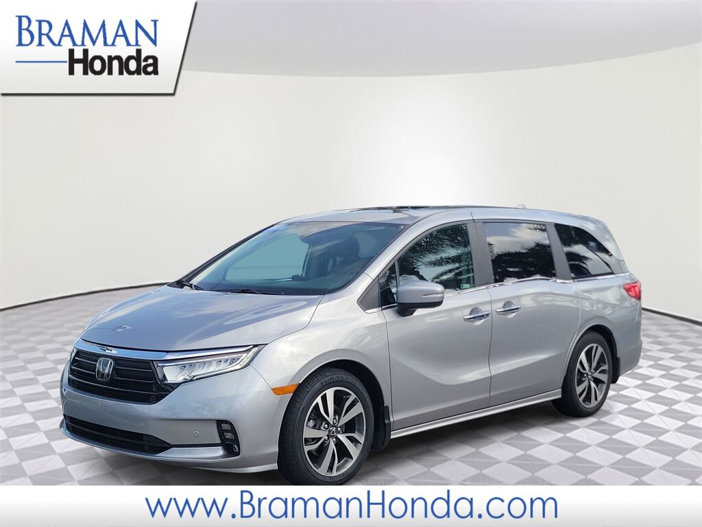 2023 Honda Odyssey TOURING — photo 1 of 7