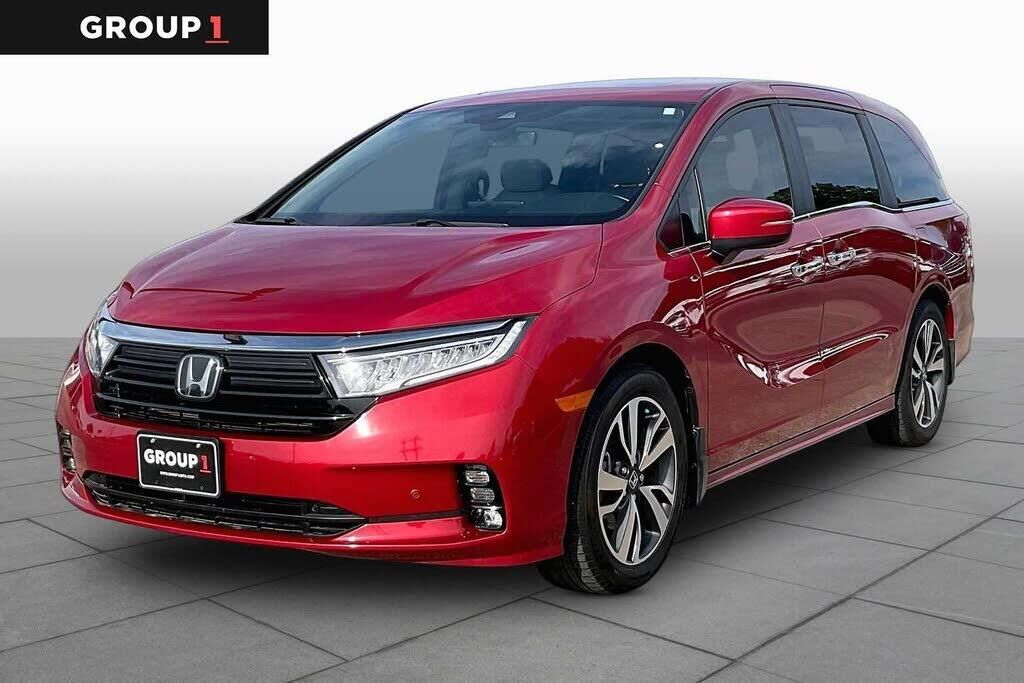 2024 Honda Odyssey Touring — photo 1 of 1