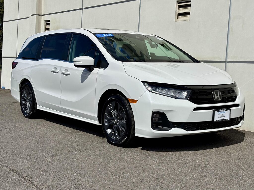 2026 Honda Odyssey Touring — photo 1 of 13