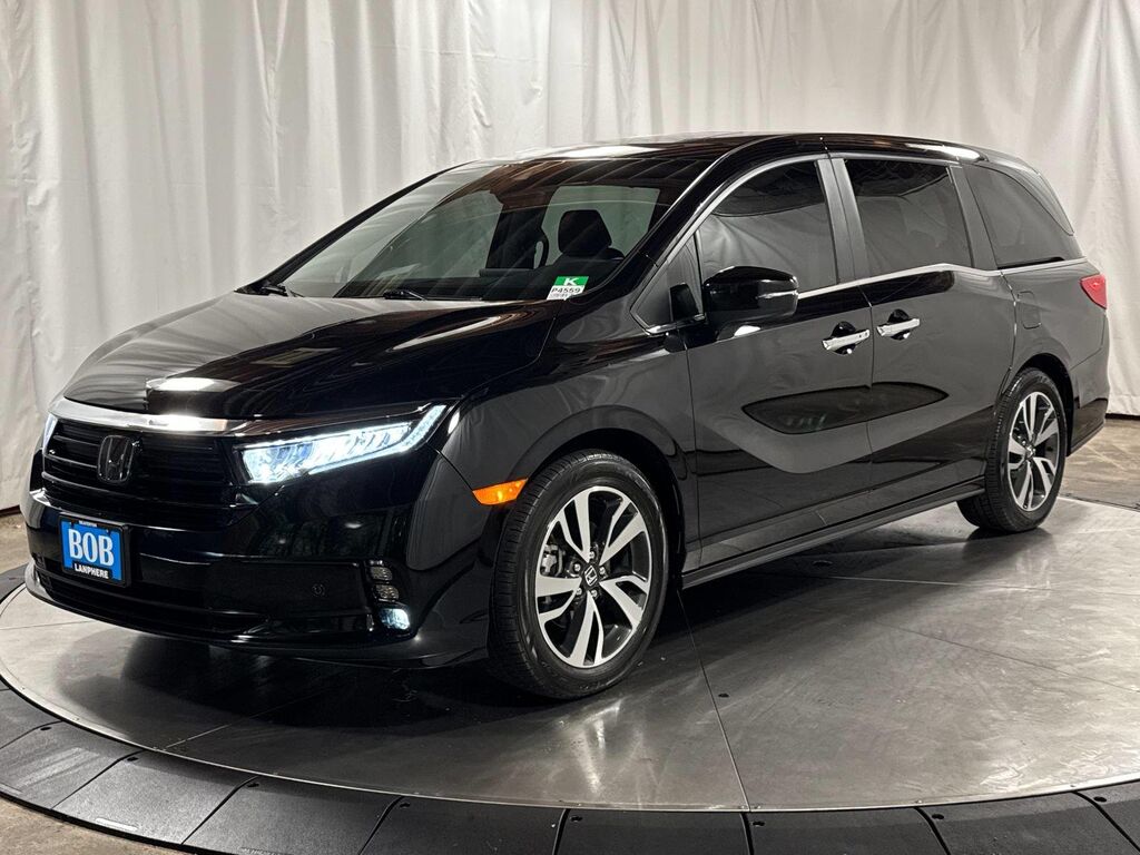 2023 Honda Odyssey Touring — photo 1 of 13