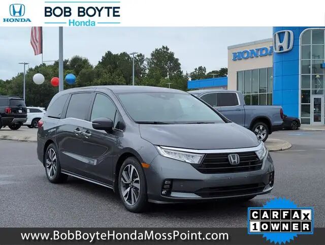 2023 Honda Odyssey Touring — photo 1 of 13