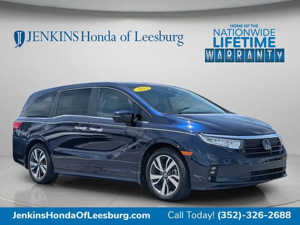 2023 Honda Odyssey Touring — photo 1 of 6