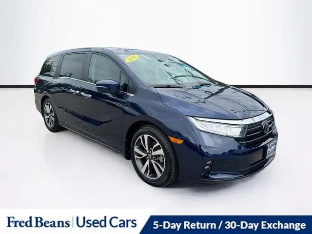 2023 Honda Odyssey Touring — photo 1 of 10