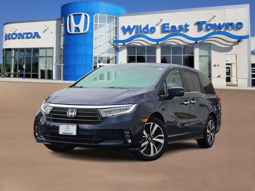 2024 Honda Odyssey Touring — photo 1 of 13