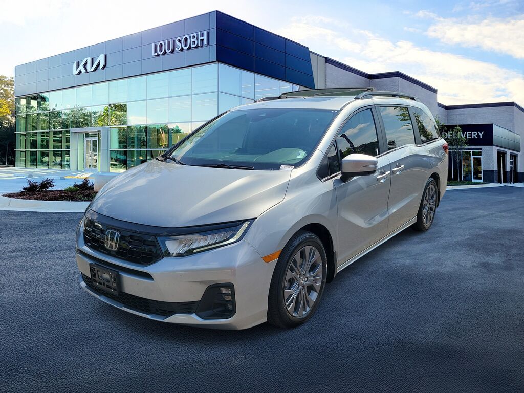 2025 Honda Odyssey TOURING — photo 1 of 7